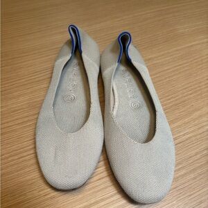 Rothy's Beige Knit Ballet Flats with Blue Heel Trim